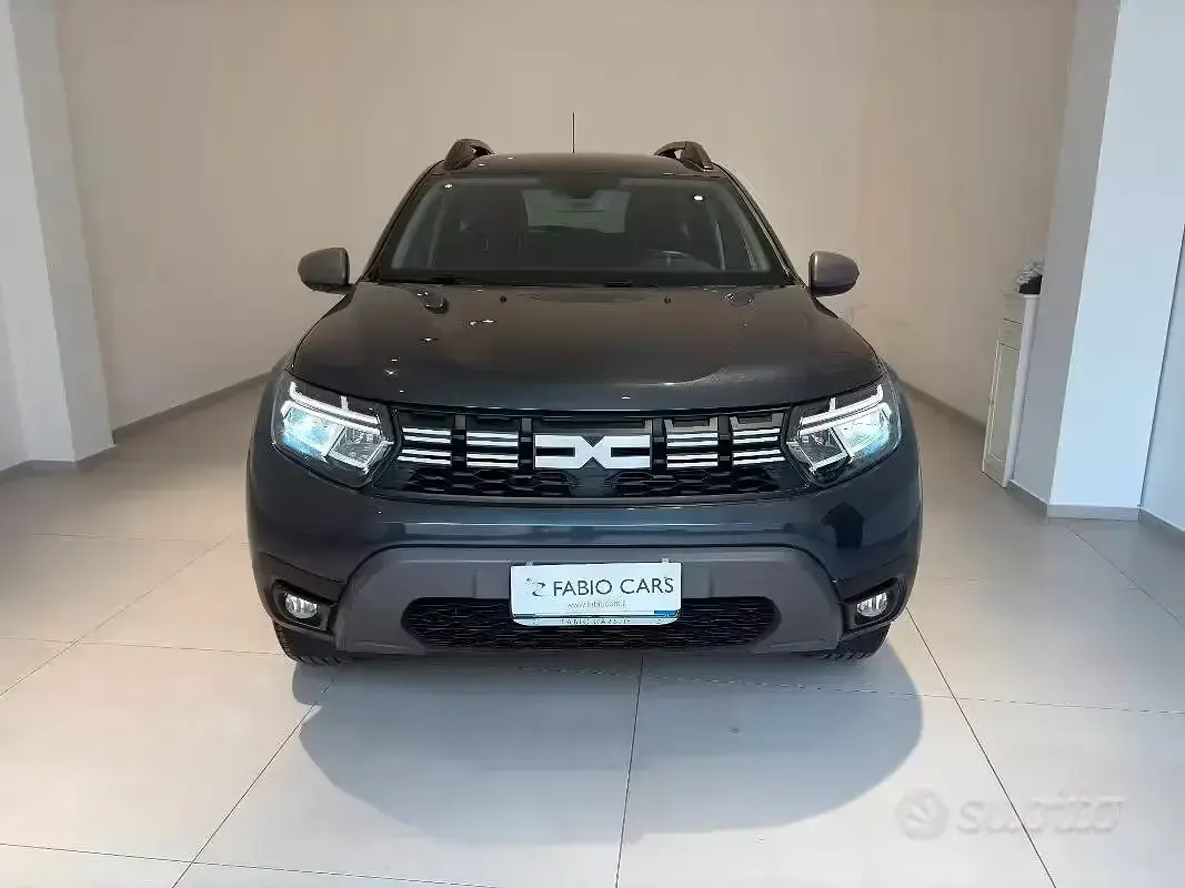Usata Dacia Duster Journey 101 CV (74 kW) 2023 Grigio SUV