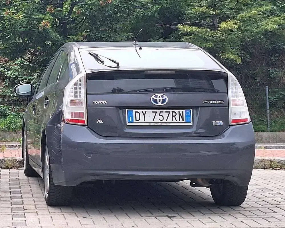 Usata Toyota Prius Active 99 CV (72 kW) 2009 Grigio Utilitaria