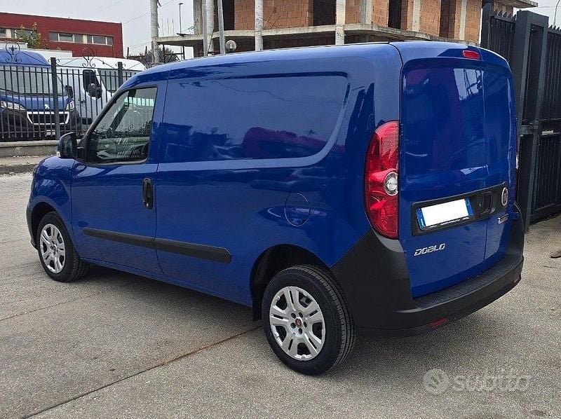 Usata Fiat Doblò S 105 CV (77 kW) 2020 Blu Monovolume