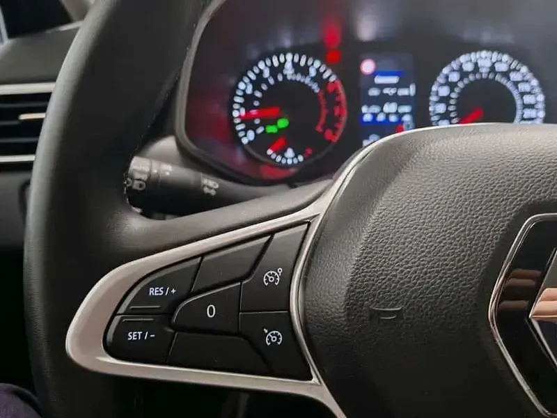 Usata Renault Clio Equilibre 91 CV (66 kW) 2023 Grigio Utilitaria