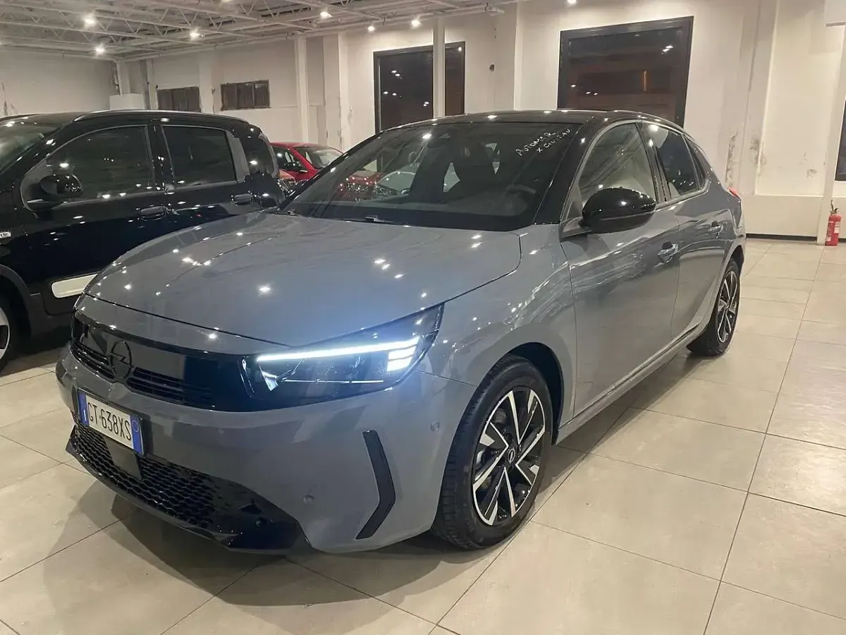 Nuova Opel Corsa 101 CV (74 kW) 2026 Grigio metallizzato Utilitaria