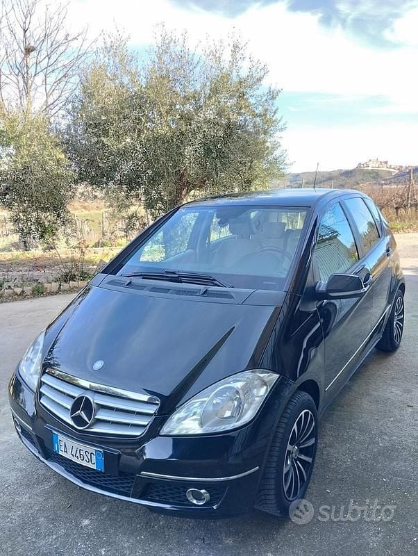 Usata Mercedes A200 140 CV (102 kW) 2010 Nero Berlina