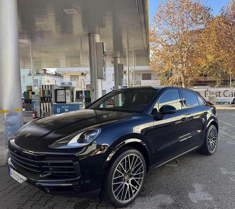Usata 2022 Porsche Cayenne Coupe Coupé | 80.000 € (Buon prezzo) - Immagine 1/4