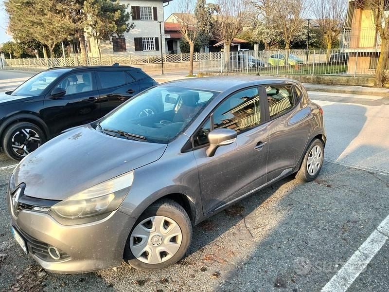 Usata Renault Clio IV 75 CV (55 kW) 2015 Grigio Berlina