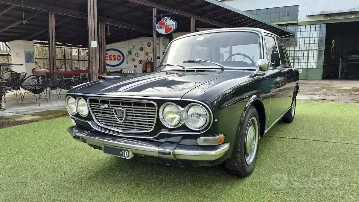 Usata Lancia 2000 116 CV (85 kW) 1970 Blu Berlina