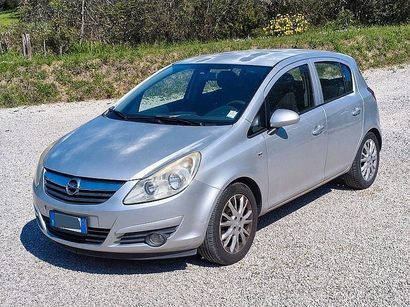 Usata Opel Corsa Enjoy 80 CV (58 kW) 2008 Argento Utilitaria