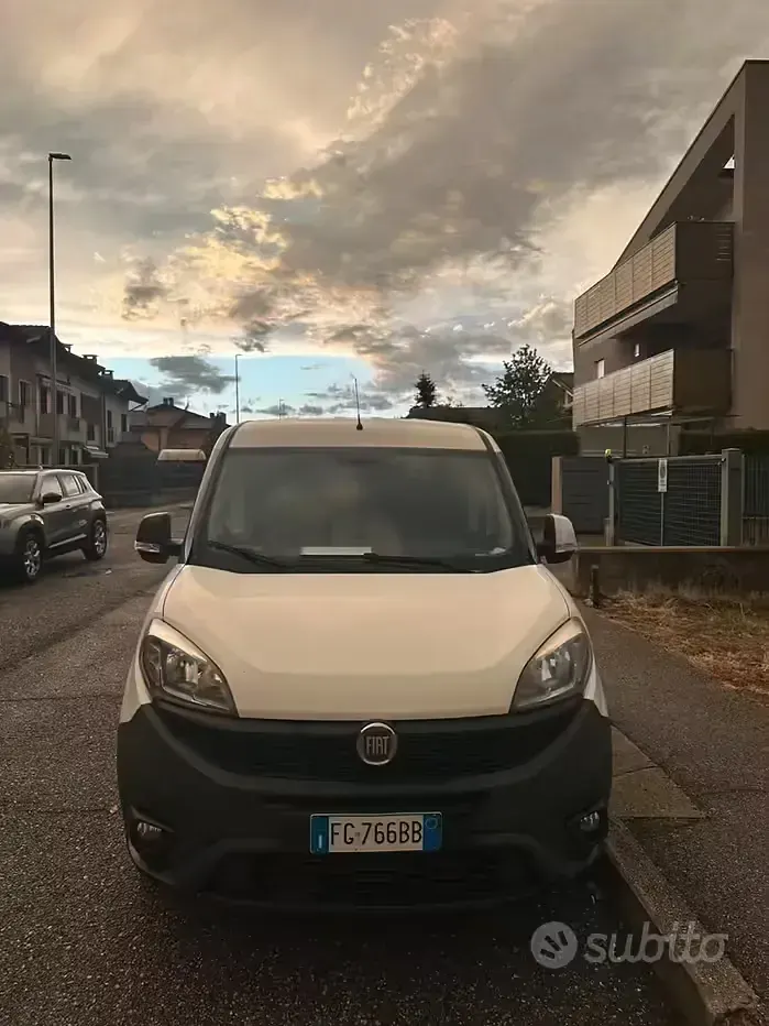 Usata Fiat Doblò 120 CV (88 kW) 2016 Bianco Monovolume