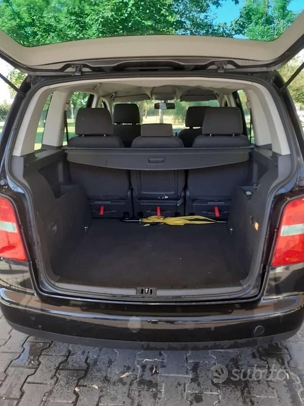 Usata VW Touran 2005 Nero Monovolume