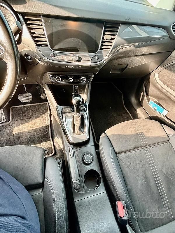 Usata Opel Crossland GS Line 131 CV (96 kW) 2021 Rosso SUV