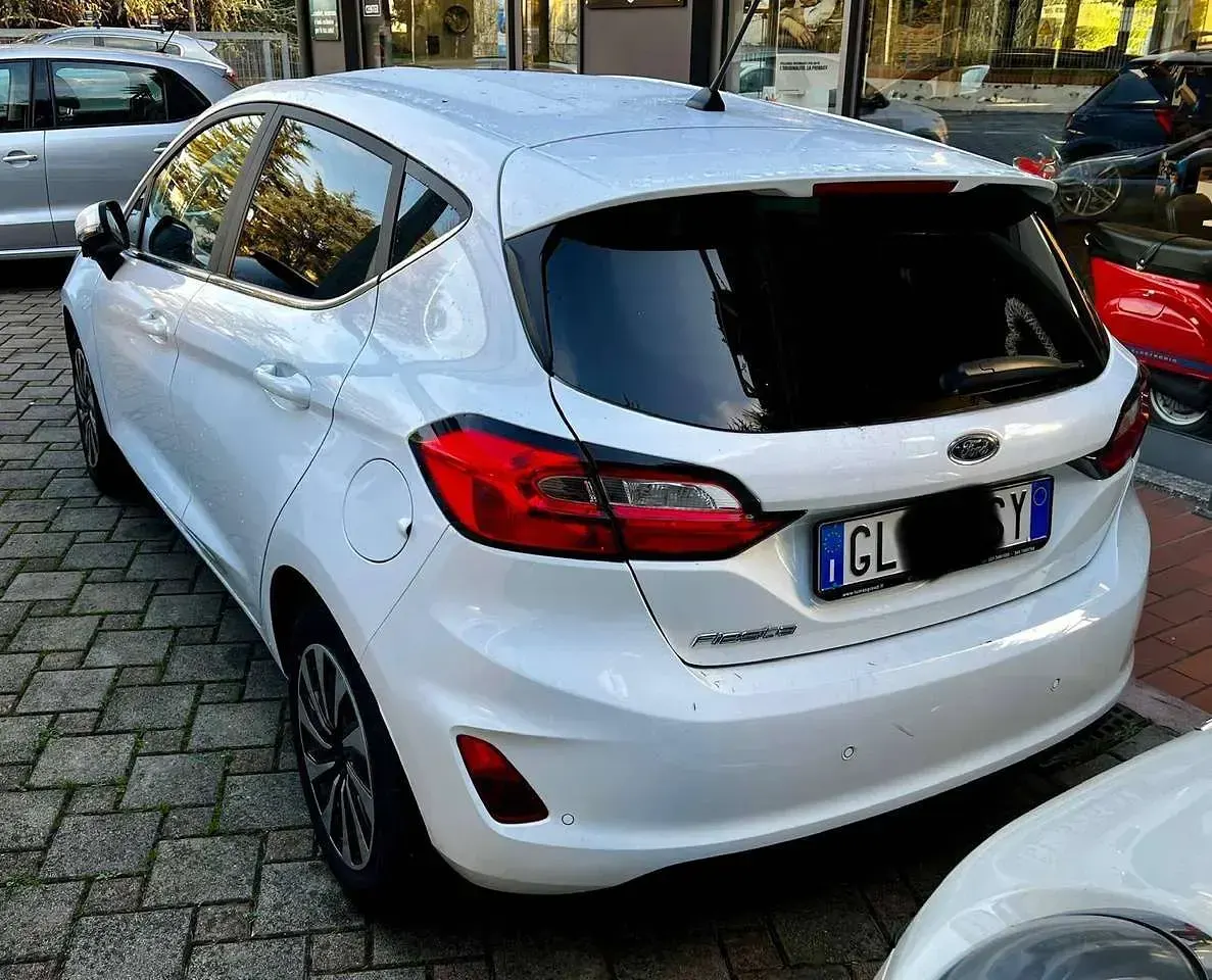 Usata Ford Fiesta Titanium 75 CV (55 kW) 2022 Bianco Utilitaria