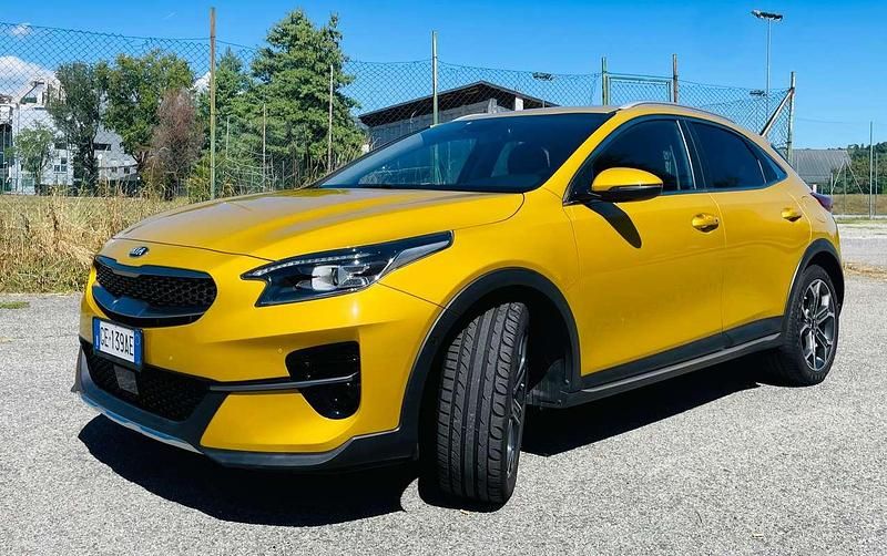 Usata Kia XCeed 160 CV (117 kW) 2021 Oro SUV