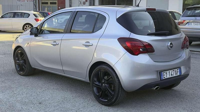 Usata Opel Corsa S 75 CV (55 kW) 2015 Argento Berlina