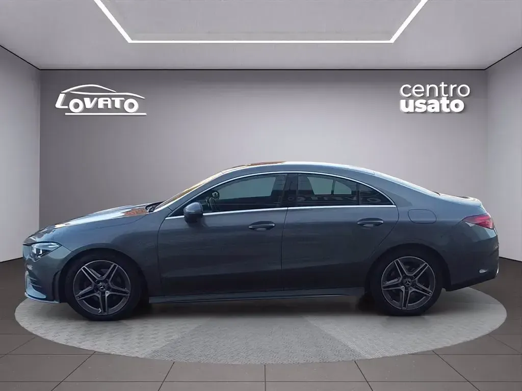 Begagnad Mercedes CLA200 AMG Line Premium 150 HK (110 kW) 2023 Grå Sedan