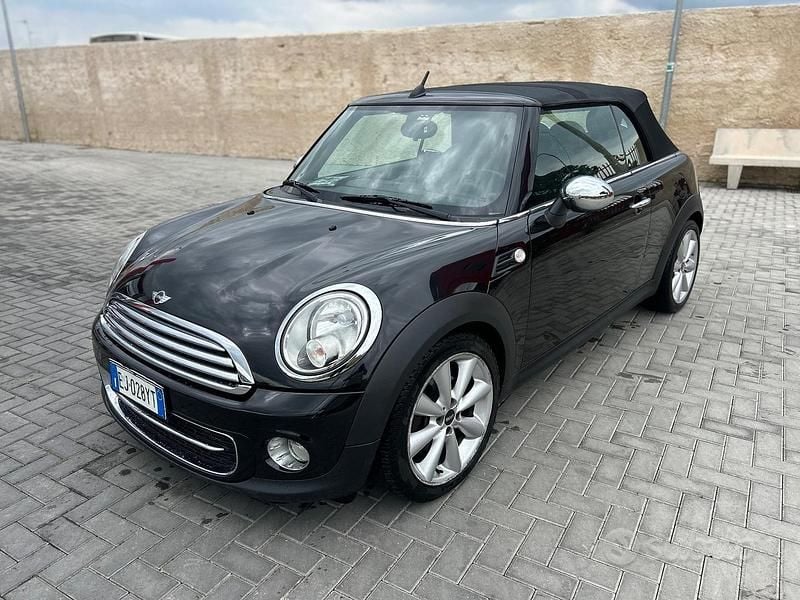 Usata Mini Cooper D Cabriolet Hype 111 CV (81 kW) 2011 Nero Cabrio