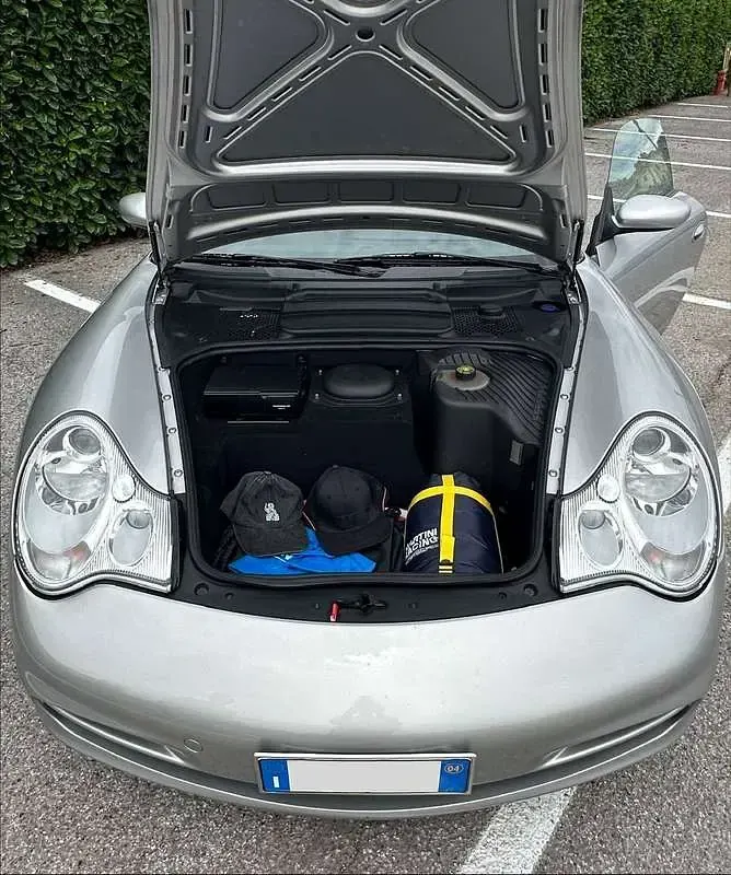 Usata Porsche 911 Carrera 4 320 CV (235 kW) 2004 Argento Coupé