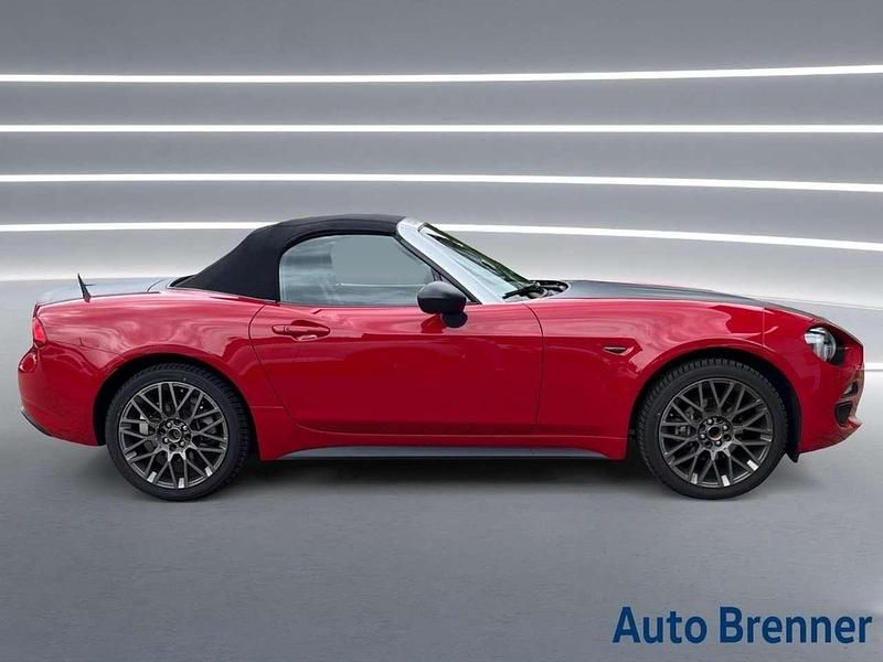 Usata Fiat 124 Spider Lusso 140 CV (102 kW) 2016 Rosso metallizzato Cabrio