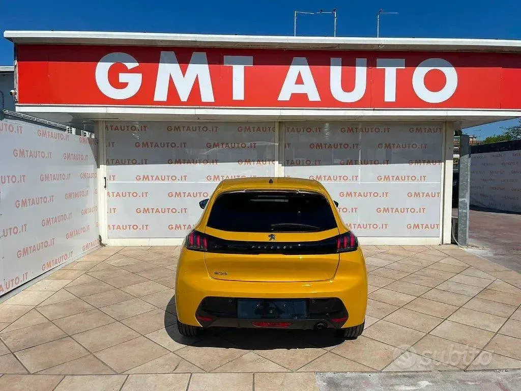 Usata Peugeot 208 Allure 101 CV (74 kW) 2025 Giallo Utilitaria