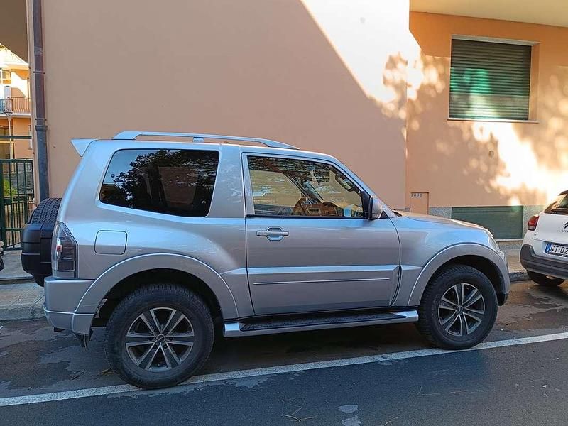 Usata Mitsubishi Pajero 160 CV (117 kW) 2007 Argento SUV
