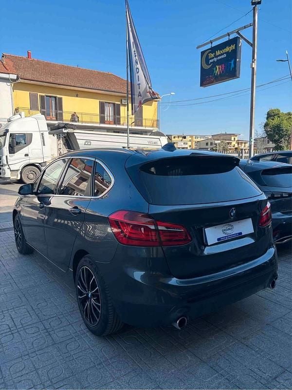 Usata BMW 218 Sport Line 151 CV (111 kW) 2018 Grigio Station wagon