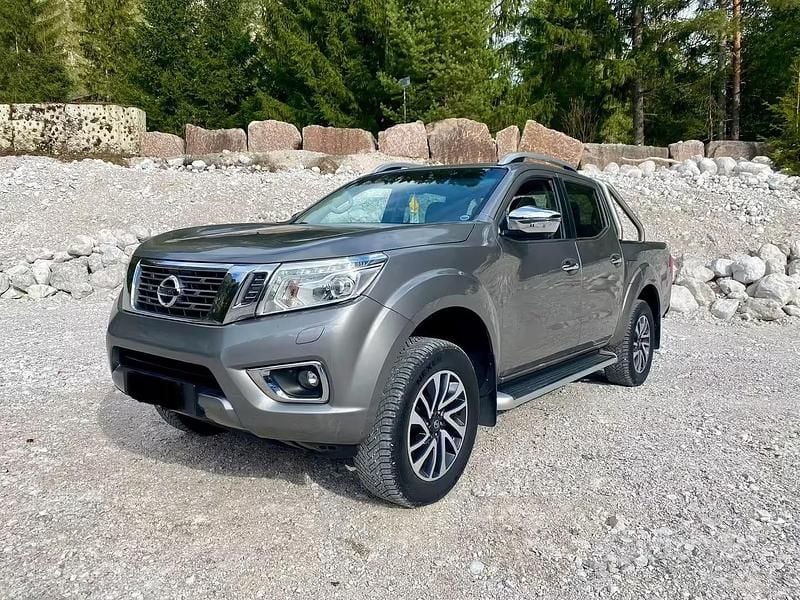 Usata Nissan Navara 190 CV (139 kW) 2017 Grigio Pick-up