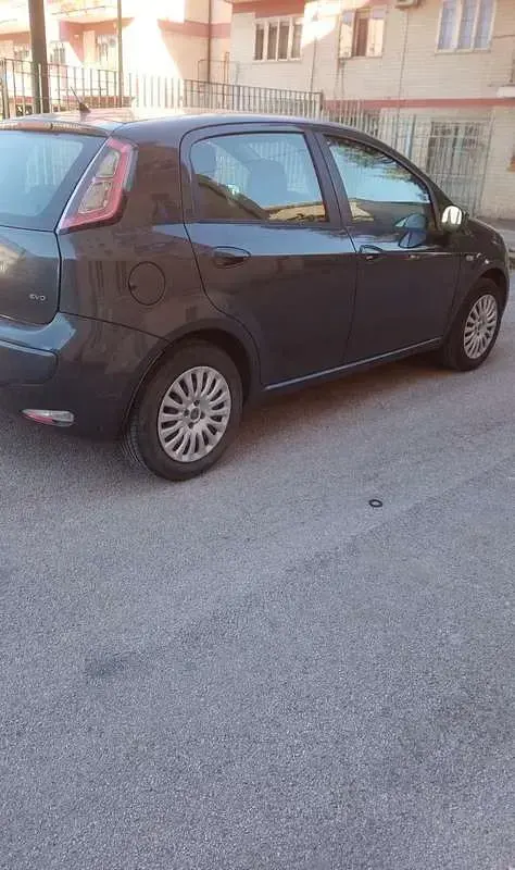 Käytetty Fiat Punto Evo Dynamic 65 HP (47 kW) 2011 Viistoperä