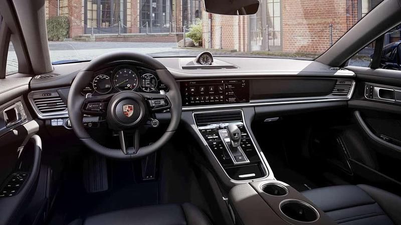 Usata Porsche Panamera Platinum Edition 462 CV (339 kW) 2022 Blu notte Berlina