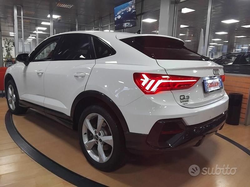 Usata Audi Q3 Sportback Ambiente 200 CV (147 kW) 2021 Grigio SUV