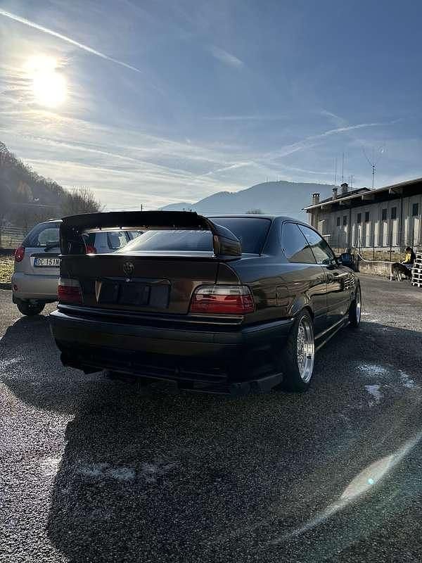 Usata BMW 318 140 CV (102 kW) 1992 Coupé