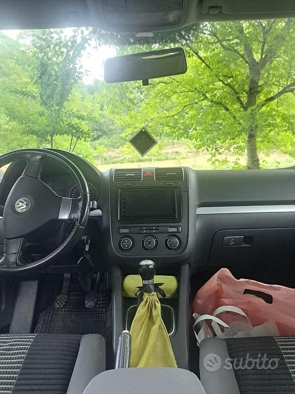 Usata VW Golf VI 105 CV (77 kW) 2009 Grigio Utilitaria