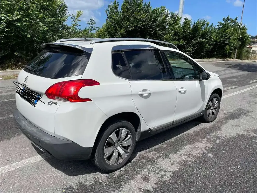 Usata Peugeot 2008 Active 92 CV (67 kW) 2013 Bianco SUV