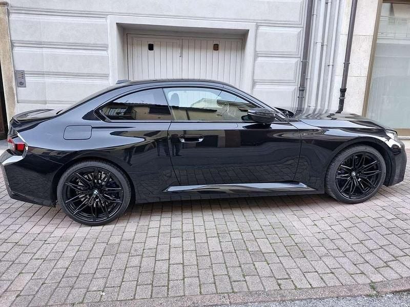 Begagnad BMW M2 460 HK (338 kW) 2024 Svart Sportkupé
