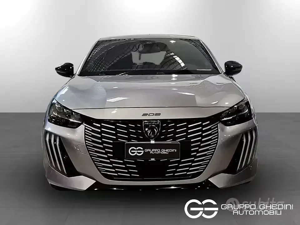 Usata Peugeot 208 GT 136 CV (100 kW) 2025 Grigio artense Utilitaria