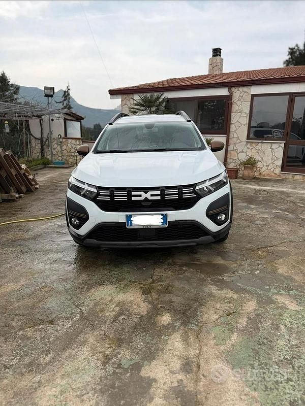 Usata Dacia Jogger Extreme 91 CV (66 kW) 2024 Bianco Monovolume