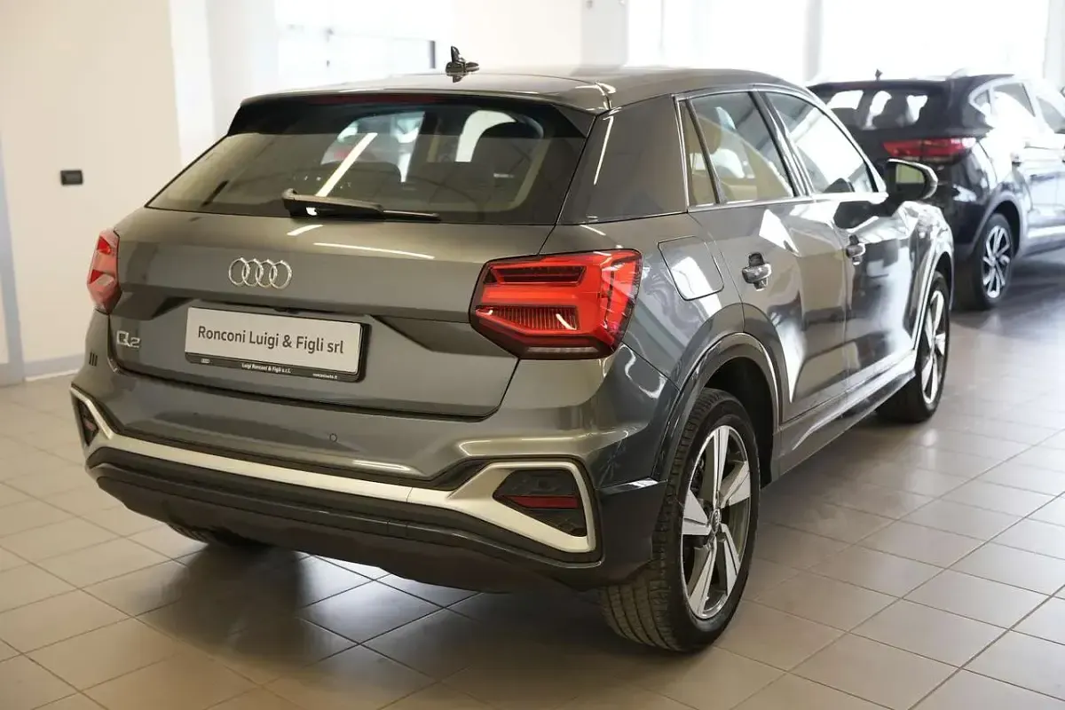 Usata Audi Q2 S-Line 116 CV (85 kW) 2024 Grigio daytona perlato SUV