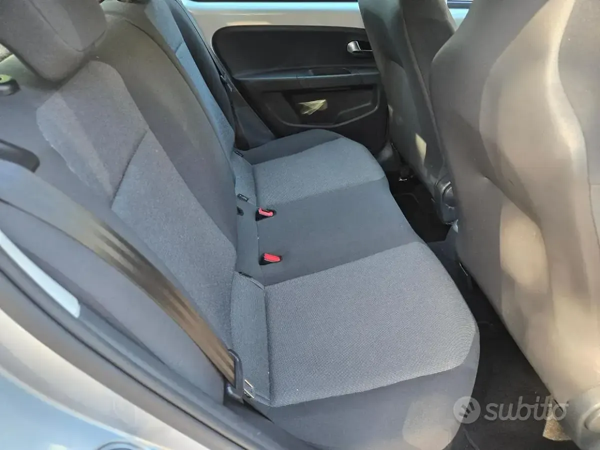 Usata VW up! move up! 75 CV (55 kW) 2014 Grigio Utilitaria