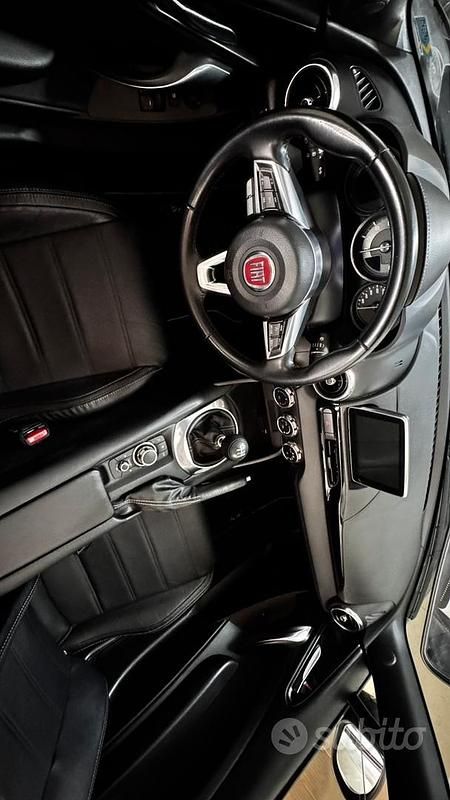 Usata Fiat 124 Spider Lusso 140 CV (102 kW) 2018 Marrone Cabrio