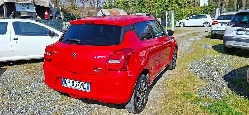 Usata Suzuki Swift 83 CV (61 kW) 2023 Rosso Utilitaria