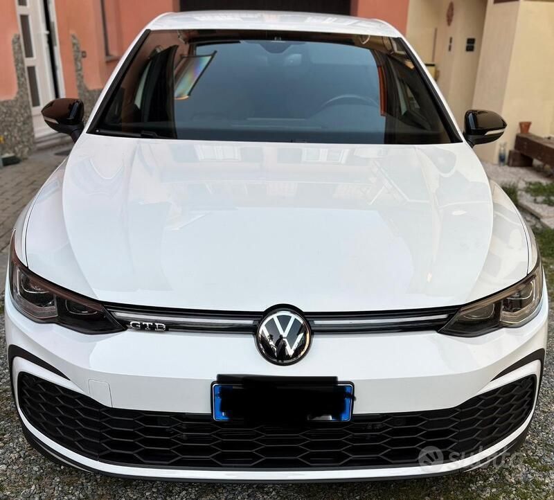 Bianco Usata 2022 VW Golf VIII Tre volumi | 30.500 € (Buon prezzo) - Immagine 1/4
