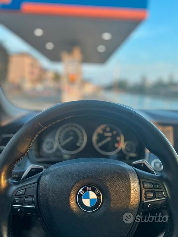 Usata BMW 530 Comfort Edition 258 CV (189 kW) 2011 Bianco Station wagon