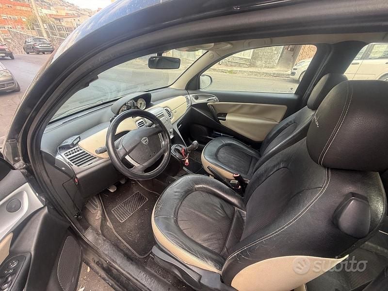 Usata Lancia Ypsilon 60 CV (44 kW) 2009 Nero Utilitaria