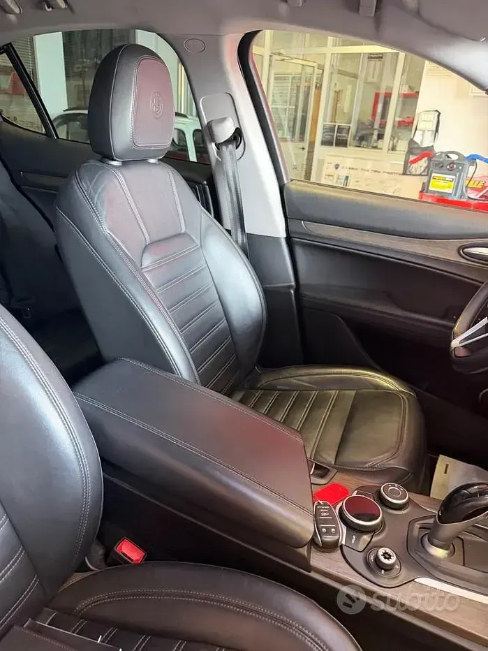 Usata Alfa Romeo Stelvio 280 CV (205 kW) 2017 Rosso SUV