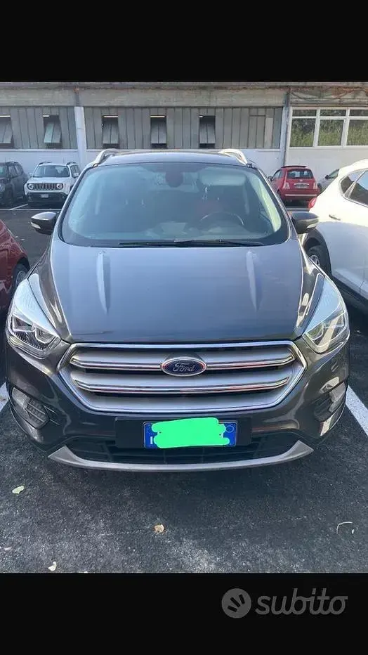 Usata Ford Kuga 150 CV (110 kW) 2017 Grigio SUV