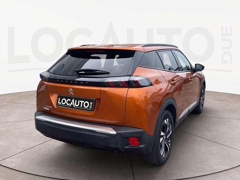 Usata Peugeot e-2008 Allure 100 kW (136 CV) 2021 Arancione SUV