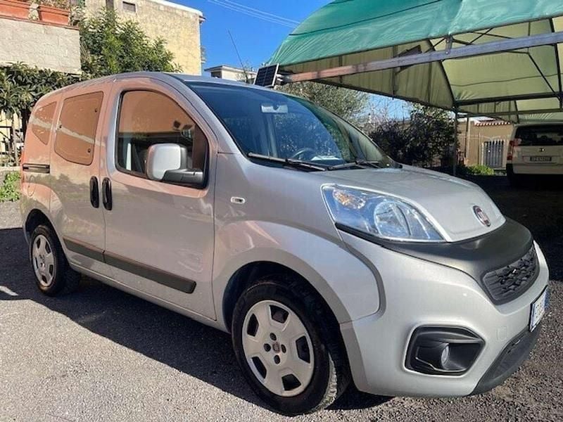 Grigio Usata 2019 Fiat Qubo Lounge Monovolume | 9999 € (Buon prezzo) - Immagine 1/4