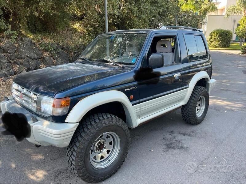 Usata Mitsubishi Pajero Top 208 CV (152 kW) 1995 Blu/azzurro SUV