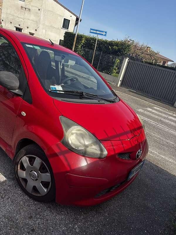 Usata Toyota Aygo 68 CV (50 kW) 2006 Utilitaria