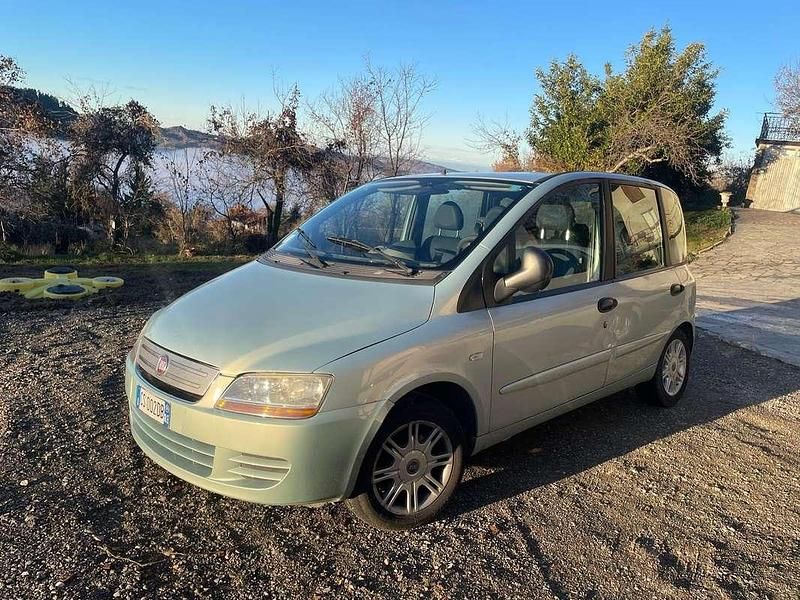Usata Fiat Multipla Dynamic 116 CV (85 kW) 2004 Blu/azzurro Monovolume