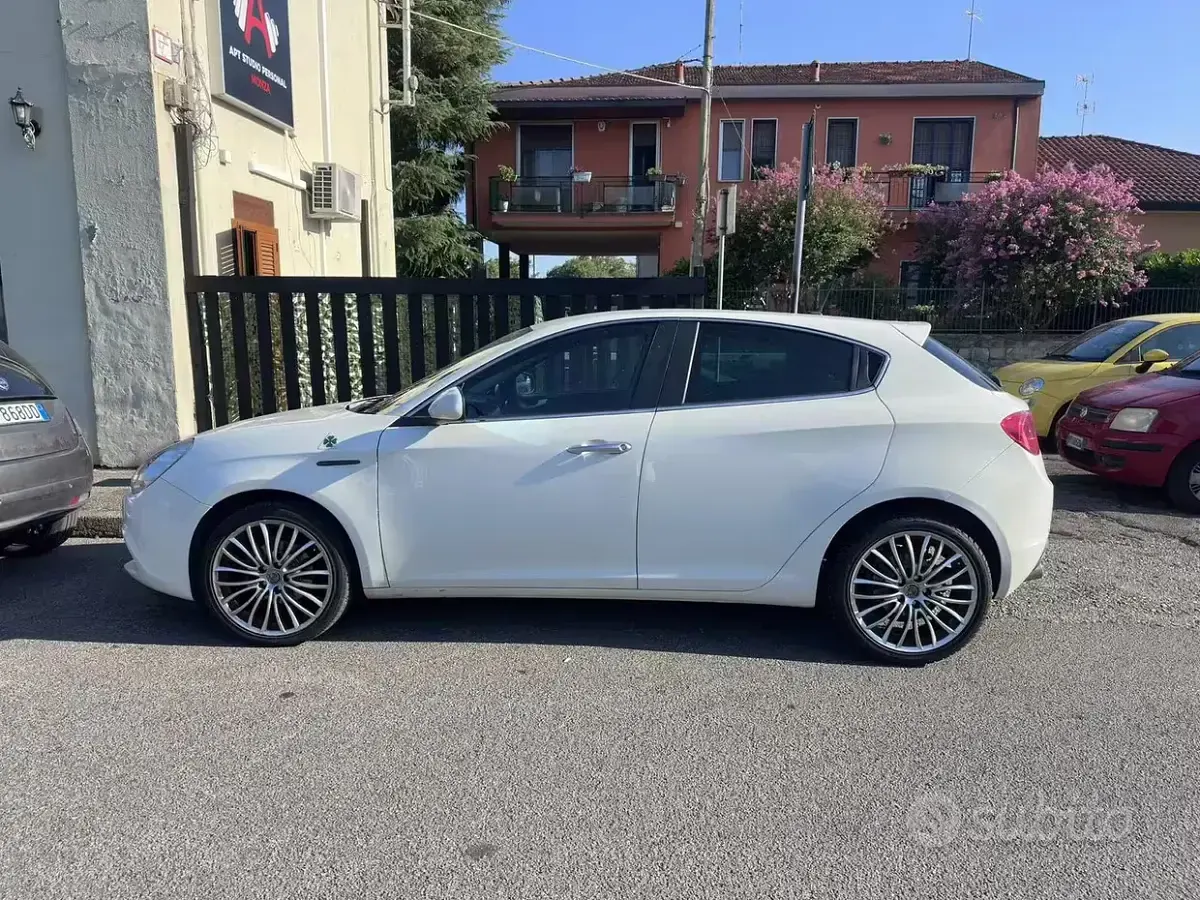 Usata Alfa Romeo Giulietta 120 CV (88 kW) 2010 Utilitaria