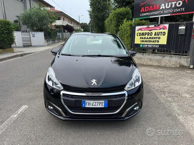 Usata Peugeot 208 Allure 82 CV (60 kW) 2017 Nero Utilitaria