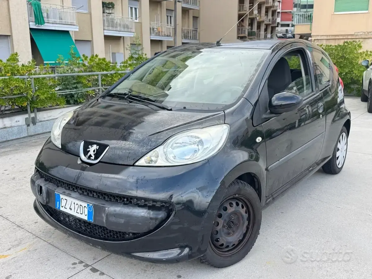 Usata Peugeot 107 68 CV (50 kW) 2006 Nero Utilitaria